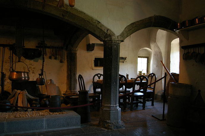 Největší unikát hradu Eltz je tato kuchyně. Od 15. století se v ní nic nezměnilo.