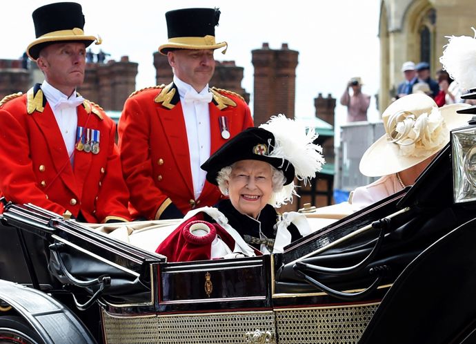 Co se týká jídla, královna Alžběta II. si vystačí s obyčejnými potravinami, na které je zvyklá celý život. Nečekejte u ní žádné výstřednosti.