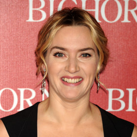 A takhle známe Kate Winslet z červeného koberce. Perfektní šaty, perfektní líčení, perfektní účes.
