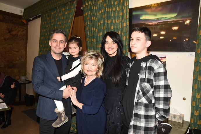 Zdeněk Rohlíček, syn Evy Hruškové, se svou manželkou Libuškou a dětmi.