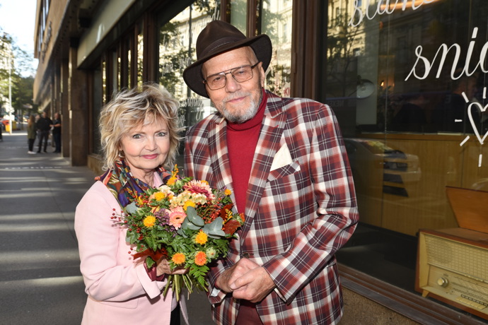 Eva Hrušková s Janem Přeučilem tvoří pár už neskutečných 21 let. Květiny od něj prý dostává často.