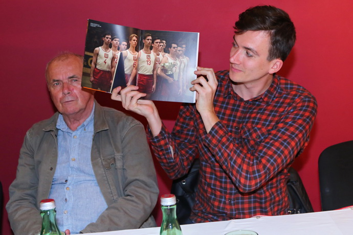 Ve filmu Zlatý podraz si Jan Mansfeld zahrál basketbalovou legendu Ivana Mrázka. S Mrázkem se také osobně setkal.