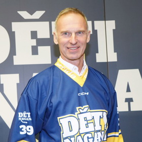 Dalšího hrdinu z Nagana, brankáře Dominika Haška, vyhlásil časopis The Hockey News roku 2012 nejlepším evropským hokejistou v historii NHL.