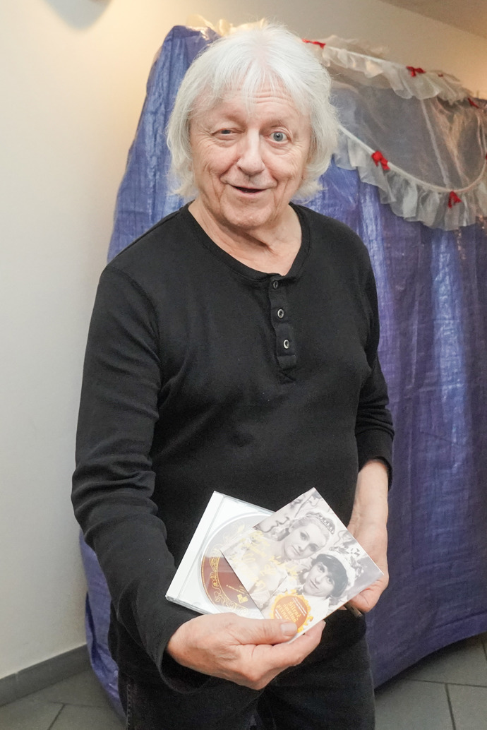 Václav Neckář říká, že s muzikálem Mýdlový princ je nadmíru spokojený. Osobně ho několikrát navštívil.