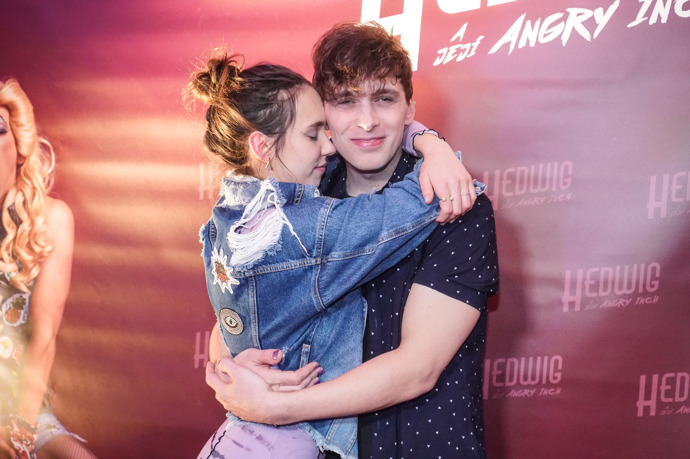 Michaela Tomešová podpořila svého muže také v okamžiku, kdy se rozhodl přijmout roli genderqueer zpěvačky Hedwig.