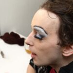 Vendula Příhodová aplikovala Romanovi také umělé řasy.