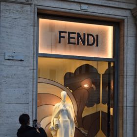 Nejnovější kolekce luxusní italské značky Fendi, která byla v roce 1925 založena přímo v Římě. 