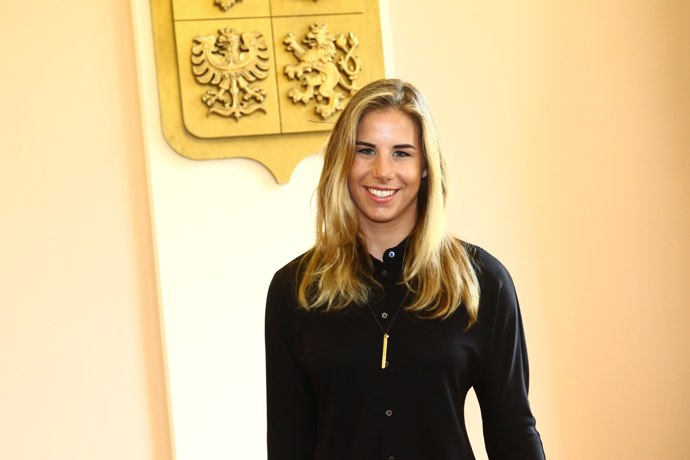 Zásluhy Ester Ledecké už v minulosti ocenil také ministr obrany Lubomír Metnar.