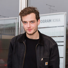 Cyril Dobrý je synem herce Karla Dobrého. Také on jde v otcových šlépějích a stal se hercem. Vidět jsme ho mohli v seriálech Zrádci, Dáma a král nebo Ulice.
