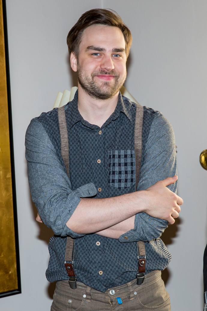 Syn Petra Rychlého Matěj je známým televizním reportérem a moderátorem na CNN Prima News.