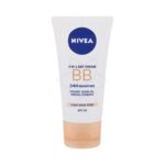 Pokud ráno nemáte čas na dlouhé líčení, vsaďte na BB Cream. Ten v jediném kroku hydratuje a rozjasňuje pleť, zdůrazňuje její přirozený tón, kryje nedokonalosti a chrání před UV zářením. Nivea, 149 Kč