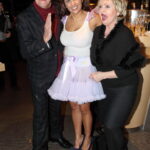 Jan Přeučil s Evou Hruškovou chodí do společnosti často a rádi. Nezkazí žádnou zábavu. Na fotografii jim dělá společnost Anife Vyskočilová.