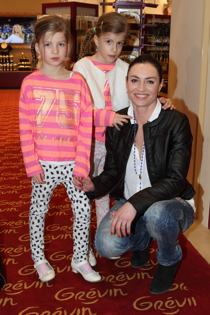 Hanky Kynychová je mámou tří dětí. Holčiček Alexandry a Sofie a dospělého syna Filipa.