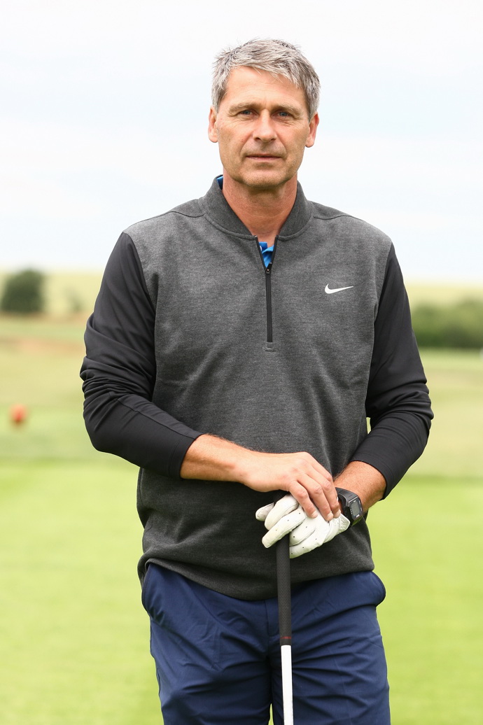 Oštěpař Jan Železný je držitelem tří zlatých olympijských medailí (1992, 1996, 2000) a jedné stříbrné (1988). V roce 2019 se už coby oštěpařský trenér podruhé oženil, a to s o 27 let mladší svěřenkyní Andreou Drápalovou.