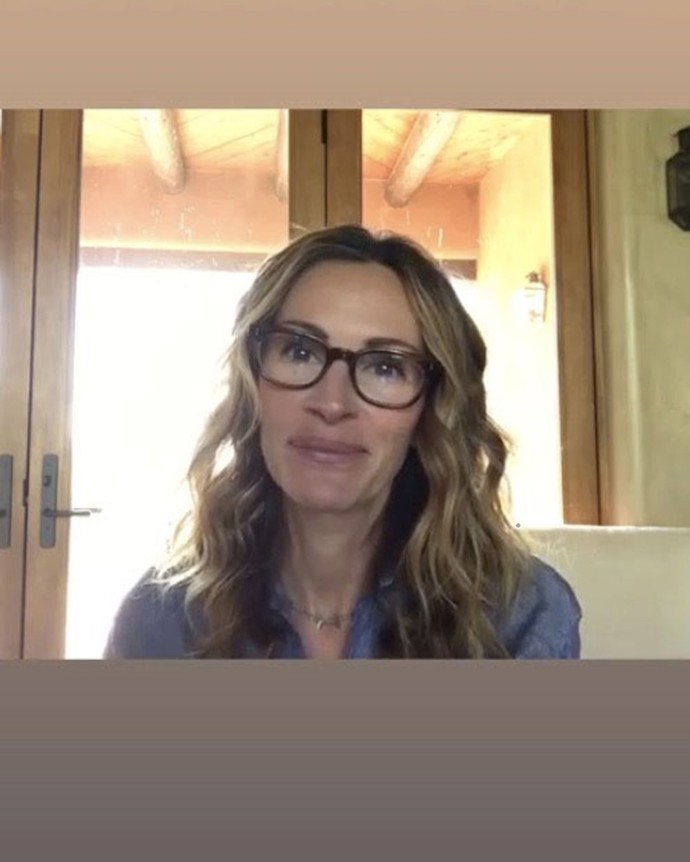 I Pretty Woman občas ráda tráví den bez výrazného líčení. Právě takový snímek sdílela na sociálních sítích herečka Julia Roberts (54), které to ovšem sluší za jakýchkoli okolností.