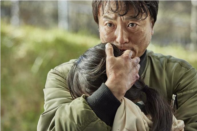 Seriál All of Us Are Dead (Všichni jsme mrtví) vznikl podle internetového kresleného seriálu Now at Our School (Teď v naší škole).