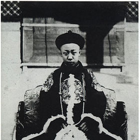 Stesk po rodině vystřídala rozmazlenost. Ke svým poddaným se Pchu I. nechoval zrovna nejlépe.