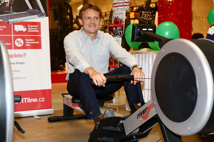 Rychlostní kanoista Martin Doktor je dvojnásobným olympijským šampionem z Her v Atlantě 1996. Od července 2017 je členem Rady České televize.