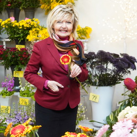 Eva Hrušková nedávno slavnostně otevřela květinářství na pražském Smíchově. Přiznala se ale, že vypěstovat si květiny od semínka se jí příliš nedaří.

