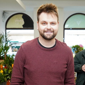 Josef Vágner je synem legendárního muzikanta a skladatele Karla Vágnera. Josef je hvězdou muzikálů a nejčastěji ho můžeme vidět na prknech pražského Divadla Broadway.