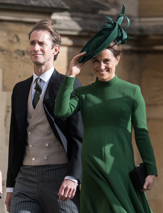 Pippa Middleton navštívila se svým manželem Jamesem Matthewsem svatbu princezny Eugenie.