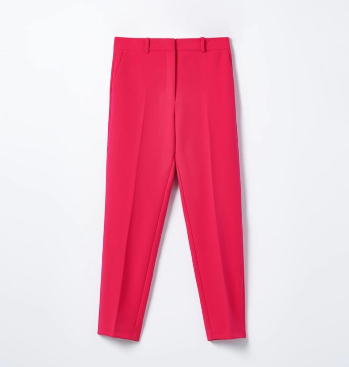 Dámské cigaretové kalhoty se středně vysokým sedem v sytě růžovém odstínu. Mohito, 699 Kč