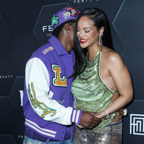 Otcem jejího prvního dítěte je A$AP Rocky, který doprovodil Rihannu na módní událost Fenty Beauty Universe.