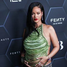Barbadoská zpěvačka Rihanna čeká své první dítě.