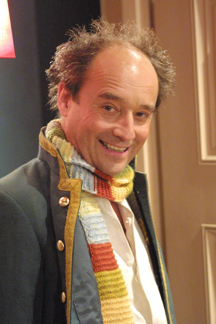 Fotografie z roku 1980 zachycuje Viktora Preisse v jedné z jeho nejslavnějších divadelních rolí, v představení Brouk v hlavě.