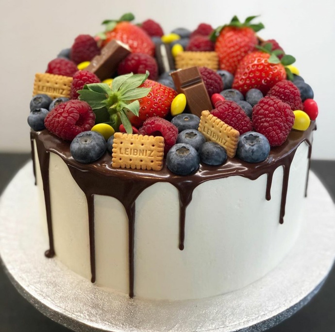 Před aplikací čokoládové polevy doporučuje Besky dort minimálně hodinu až dvě chladit.