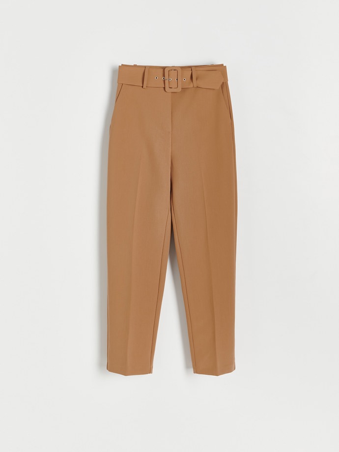 Béžové kalhoty s páskem se sponou. Reserved, 899 Kč
