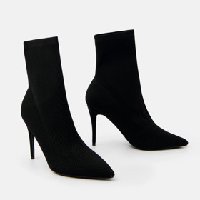 Kozačky s vysokým podpatkem. Mohito, 799 Kč