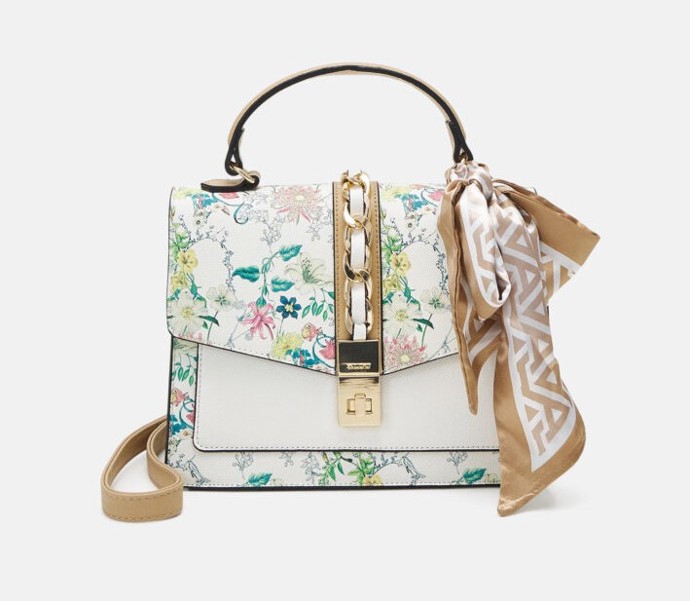 Bílá kabelka přes rameno s jemnými barevnými květy. ALDO, 1080 Kč