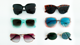 Trendy sluneční brýle pro jaro a léto 2022: Pofrčí cat eye tvary, barevná skla i extravagantnější kousky
