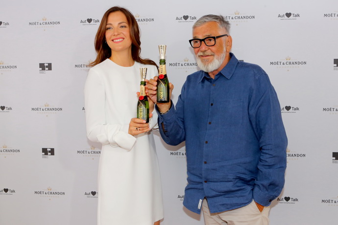 Také Jiří Bartoška si našel čas pro podporu Nadačního fondu AutTalk, a to v rámci Mezinárodního filmového festivalu Karlovy Vary. 