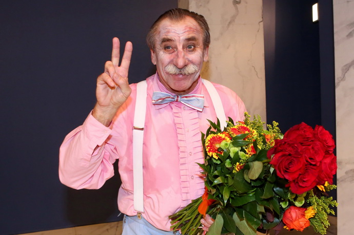 K sedmdesátinám dostal Pavel Zedníček roli Lakomce v legendární Moliérově hře. Uvádí se v pražském Divadle Kalich. 