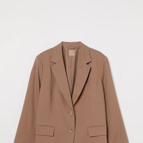 Tmavě béžové sako s ramenními vycpávkami. H&M, 999 Kč