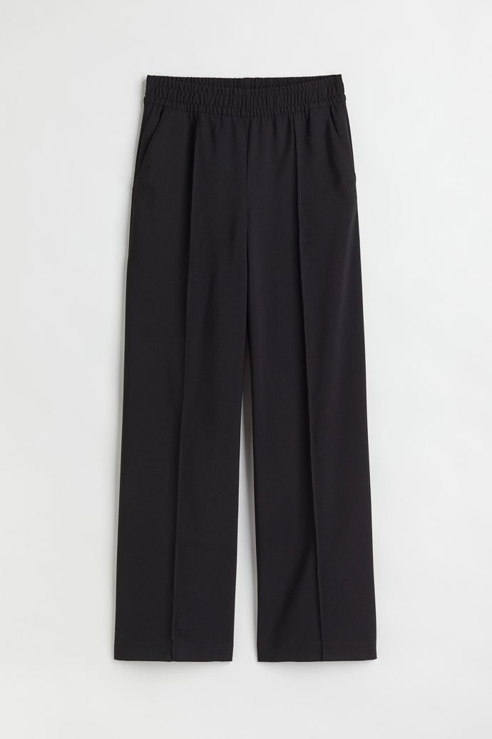 Černé elegantní natahovací kalhoty. H&M, 699 Kč