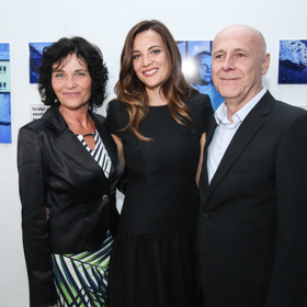 Kateřina Sokolová s maminkou Vladimírou a tátou Janem, který se stará o modelčina bratra Radovana. Ten trpí těžkou formou autismu.