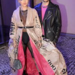 Tento model vynesla Sharlota na listopadové předávání cen Český slavík. Pocházejí z její vlastní dílny.