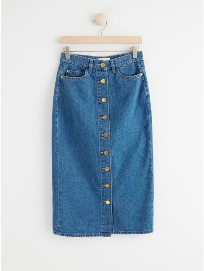 Džínová sukně s knoflíky. Lindex, 899 Kč