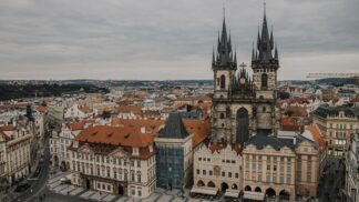 Correnty jako peníze. První pražská městská část spustí projekt podpory lokální ekonomiky