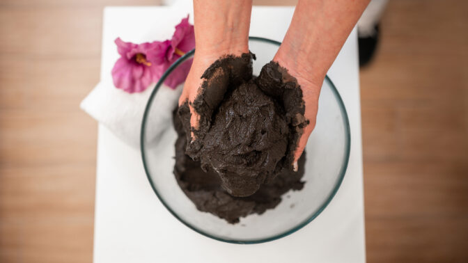 Hýčkejte se! Zbavte se bolesti a hýbejte se jako dřív! Spolehněte se na slatinné koupele a zábaly