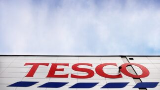 Tesco spouští mimořádnou potravinovou sbírku a pokračuje v pomoci lidem postiženým konfliktem na Ukrajině