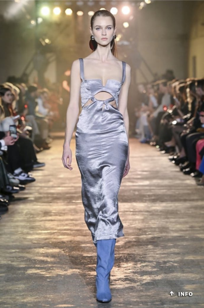 Modely LAFORMELA jsou odvážné a nechybí na nich metalické odstíny.