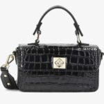 Černá krokodýlí kabelka se zlatým detailem. Kazar, 2653 Kč