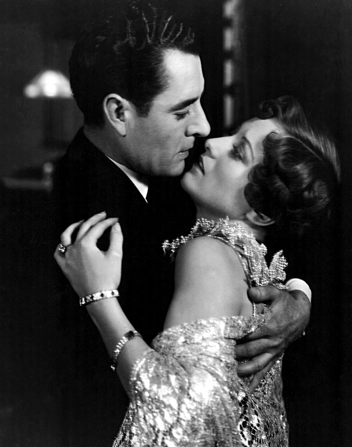 "Sex potřebuji hlavně kvůli udržení zdravé pleti, nejraději bych se mu ale oddávala z lásky."