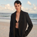 I krátké vlasy mohou působit smyslně a žensky.