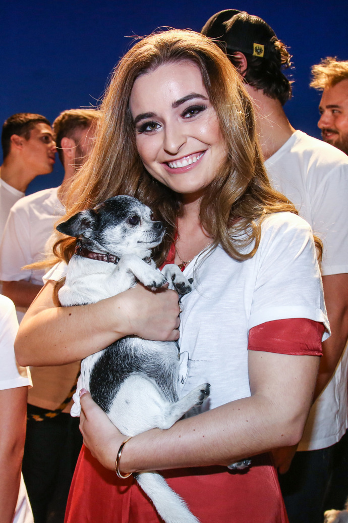 Anna Šulcová se v minulosti zapojila do natáčení videoklipu k písni Protože to nevzdám na podporu psích útulků.