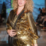 Občas si své modelingové začátky ještě připomene. Zde například na přehlídce Debbie Brown.